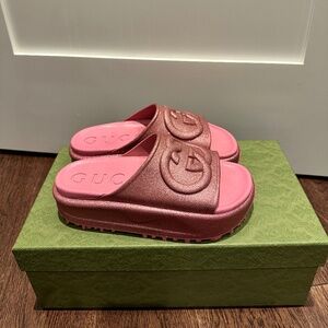 Gucci glitter pink slides